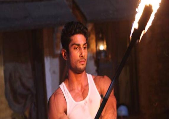 Prateik wants to show 'Issaq' first to Aamir, Kiran